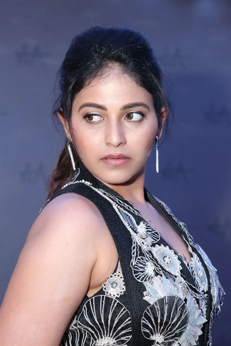 Anjali at Geethanjali Malli Vachindhi Movie Trailer Launch